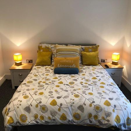 Marine Villa Hotel & Suites - Close To Beach, Train Station & Southend Airport Eksteriør billede