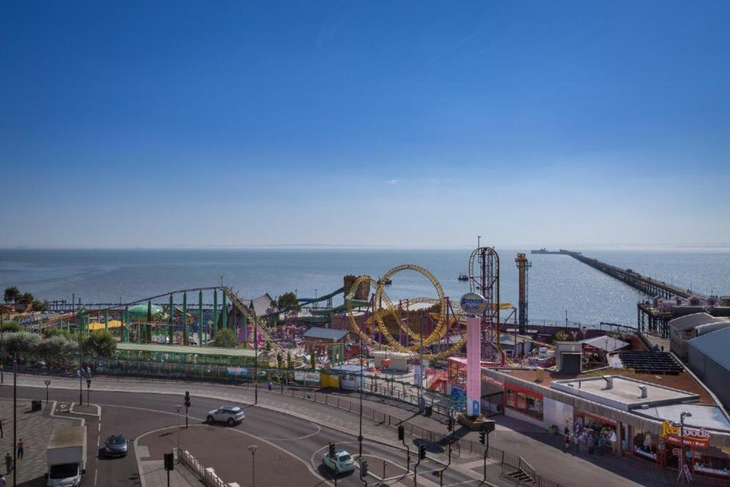 Marine Villa Hotel & Suites - Close To Beach, Train Station & Southend Airport Eksteriør billede