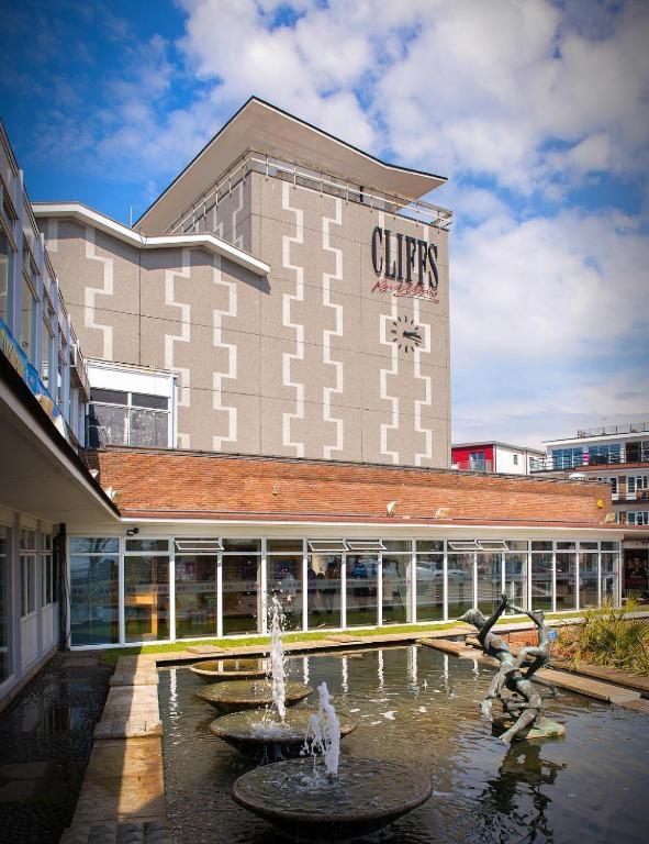 Marine Villa Hotel & Suites - Close To Beach, Train Station & Southend Airport Eksteriør billede