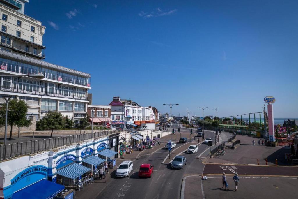 Marine Villa Hotel & Suites - Close To Beach, Train Station & Southend Airport Eksteriør billede